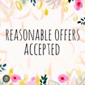 See something you 🩷?? Accepting reasonable offers! 👗🩴👡👜👒